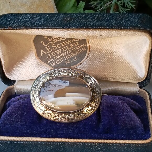 Antique Jewelry - Antique Gold Fill & Agate Brooch